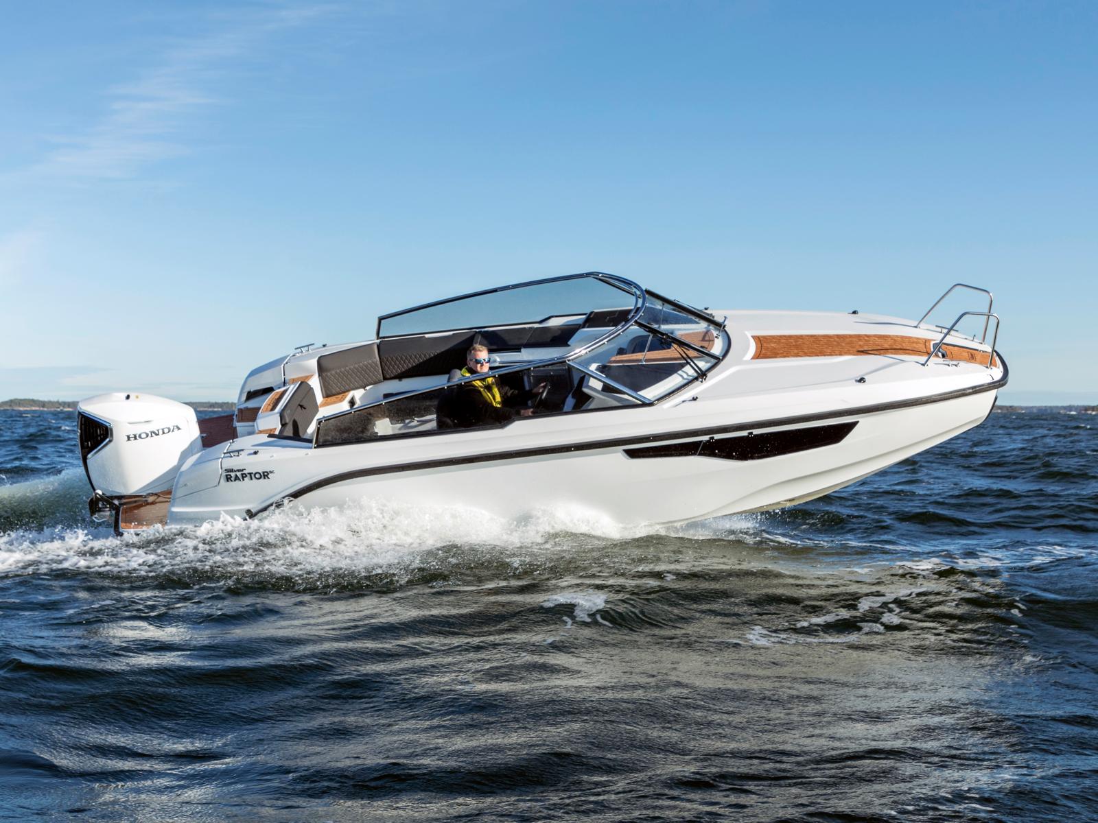 Silver Raptor DC - Fiberglass boats - Model range - Silver