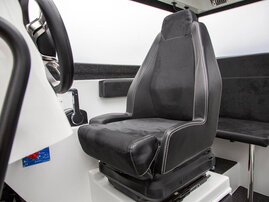 019 2025 Silver Condor-Cabin detail-010