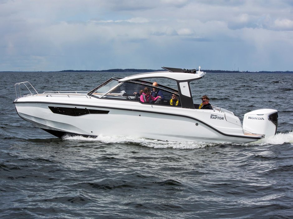 Silver Raptor ST - Fiberglass boats - Model range - Silver