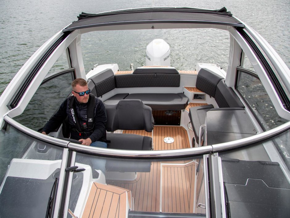 Silver Raptor ST - Glasfiberbåtar - Båtmodeller - Silver