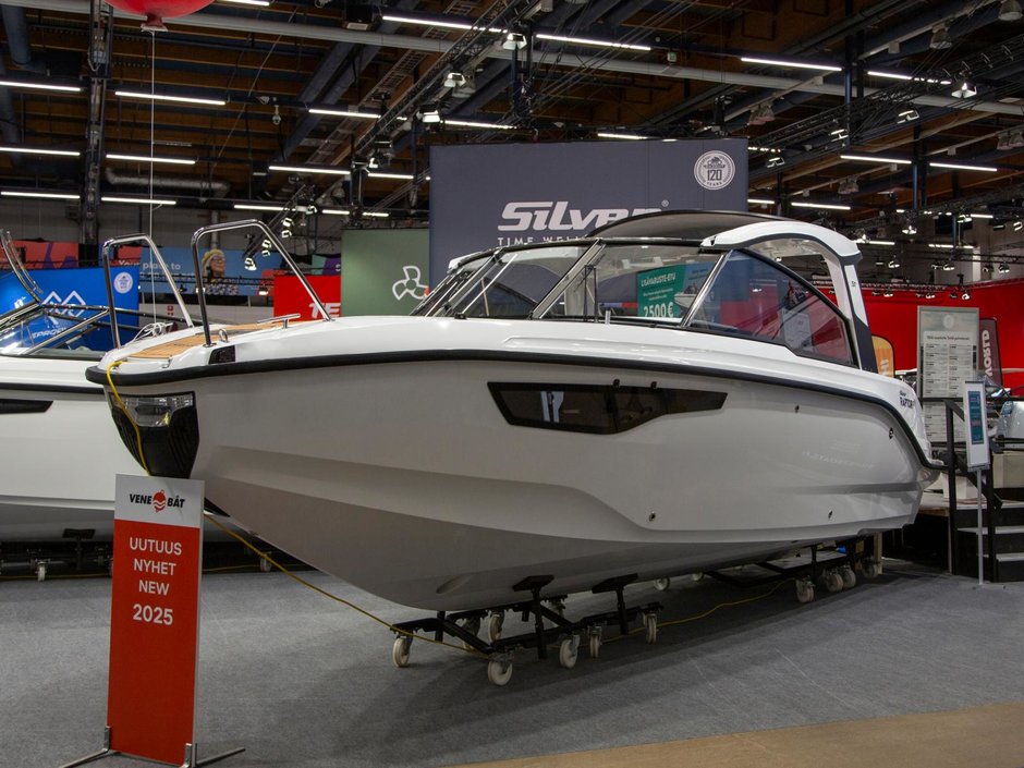 Silver Raptor ST - Glasfiberbåtar - Båtmodeller - Silver