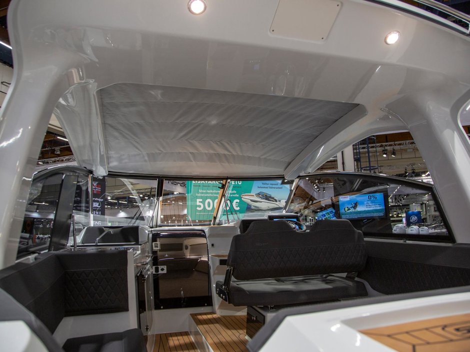 Silver Raptor ST - Glasfiberbåtar - Båtmodeller - Silver