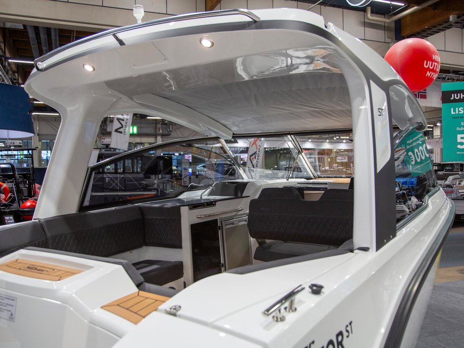 Silver Raptor ST - Glasfiberbåtar - Båtmodeller - Silver