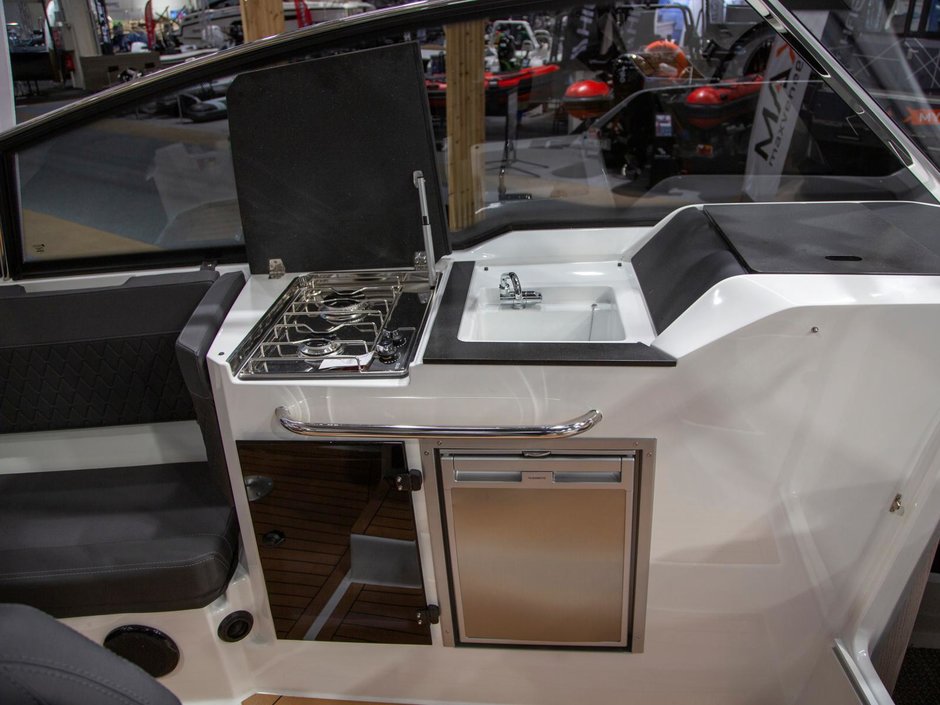 Silver Raptor ST - Glasfiberbåtar - Båtmodeller - Silver