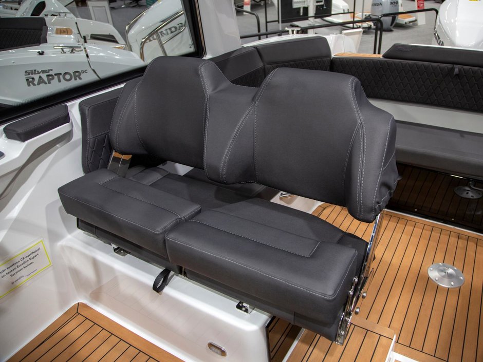 Silver Raptor ST - Glasfiberbåtar - Båtmodeller - Silver