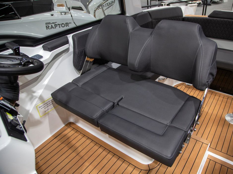 Silver Raptor ST - Glasfiberbåtar - Båtmodeller - Silver