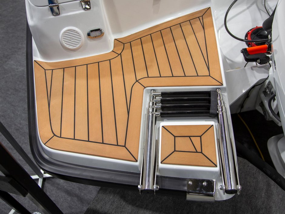 Silver Raptor ST - Glasfiberbåtar - Båtmodeller - Silver