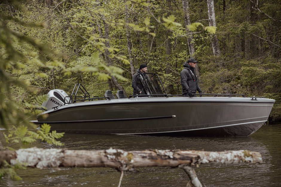 Erikoisjoukot kausi 4 - Robin Hendry, Knutti - kuvaaja Jere Hietala